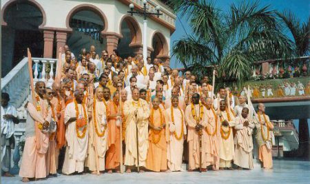 El desafío de ser un discípulo en una institución con pluralidad de gurus